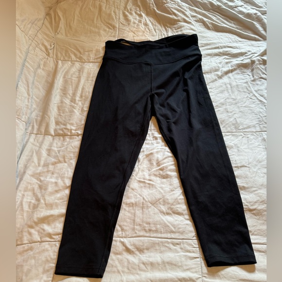 Victoria Secret Flow On Point Strappy Leggings nwot - Picture 3 of 5